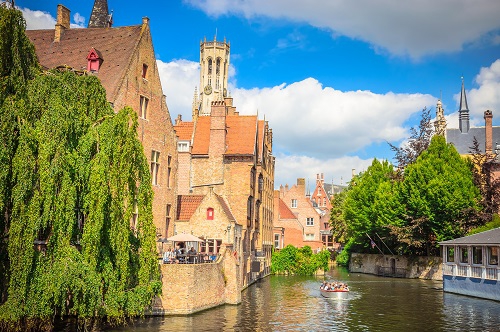 Canal and traidtional houses in the old town