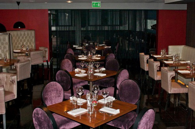 24 Bar and Grill 